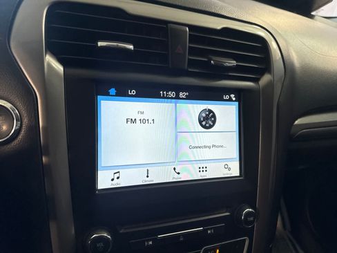 Used 2018 Ford Fusion SE w/ Fusion SE Technology Package FWD image 27