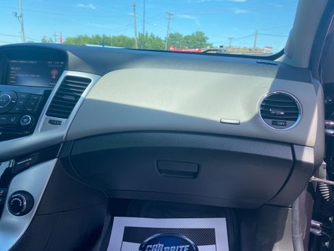 Used 2016 Chevrolet Cruze LT w/ Technology Package FWD image 15