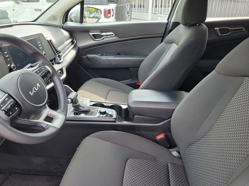Used 2024 Kia Sportage LX FWD image 12
