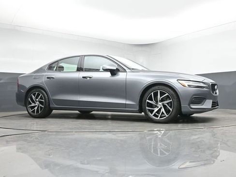 Used 2020 Volvo S60 T5 Momentum w/ Protection Package Premier FWD image 28