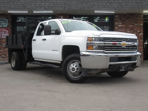 Used 2016 Chevrolet Silverado 3500 W/T image 2