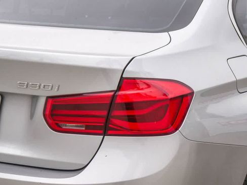 Used 2017 BMW 330i Sedan RWD image 10