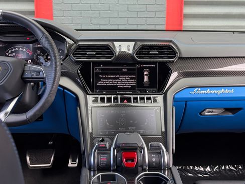 Used 2022 Lamborghini Urus AWD/4WD image 50