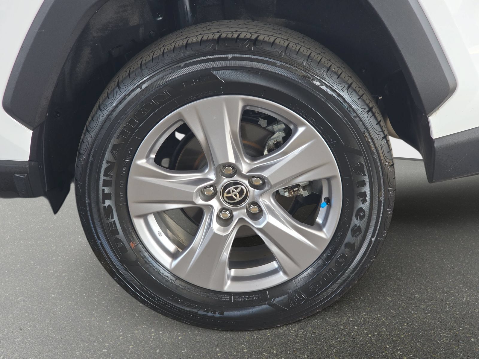 Used 2025 Toyota RAV4 XLE AWD/4WD image 33