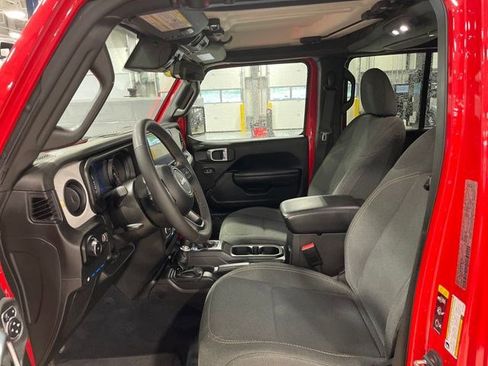Used 2024 Jeep Wrangler Unlimited w/ Convenience Group AWD/4WD image 36