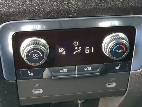 Used 2021 GMC Yukon AT4 image 32