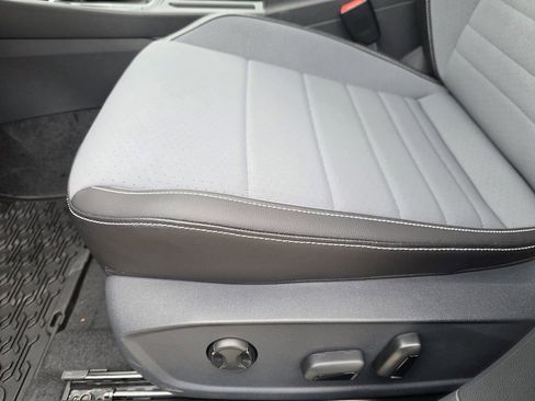 New 2026 Volkswagen Jetta SE FWD image 17