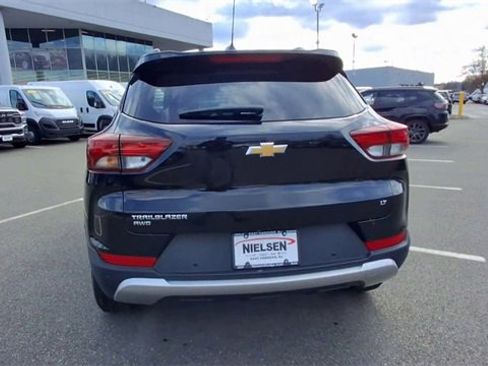 Used 2022 Chevrolet TrailBlazer LT w/ Sun and Liftgate Package image 7