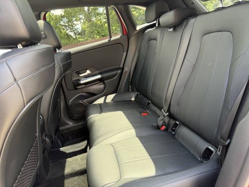 Used 2021 Mercedes-Benz GLA 250 image 8
