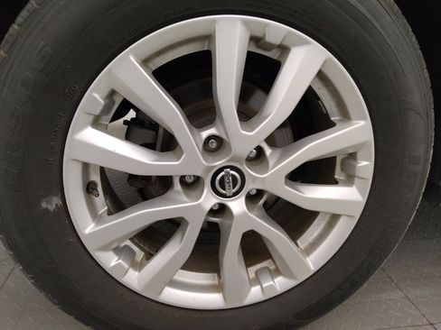 Used 2019 Nissan Rogue SV FWD image 31