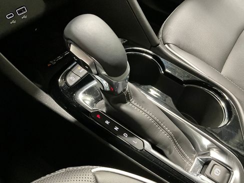 Used 2025 Buick Encore GX Avenir w/ Avenir Technology Package image 17