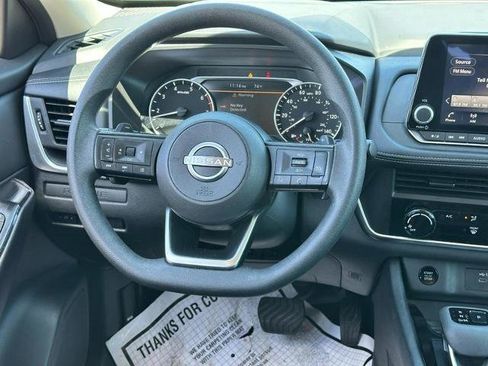 Used 2024 Nissan Rogue S FWD image 12