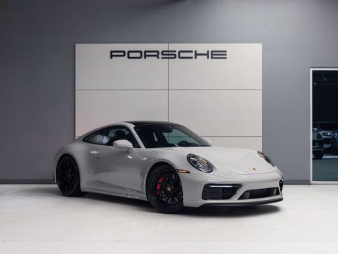 Certified 2024 Porsche 911 Carrera GTS RWD image 9