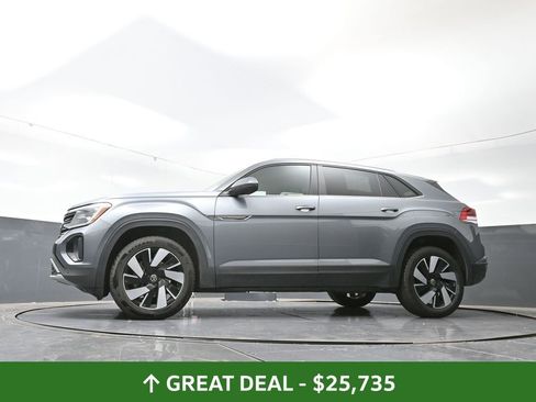 Used 2024 Volkswagen Atlas Cross Sport SE image 55