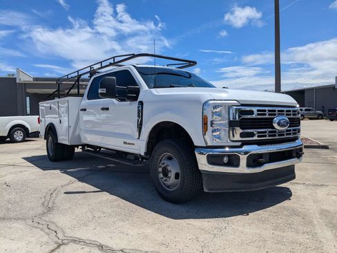 Used 2024 Ford F350 XLT AWD/4WD image 2