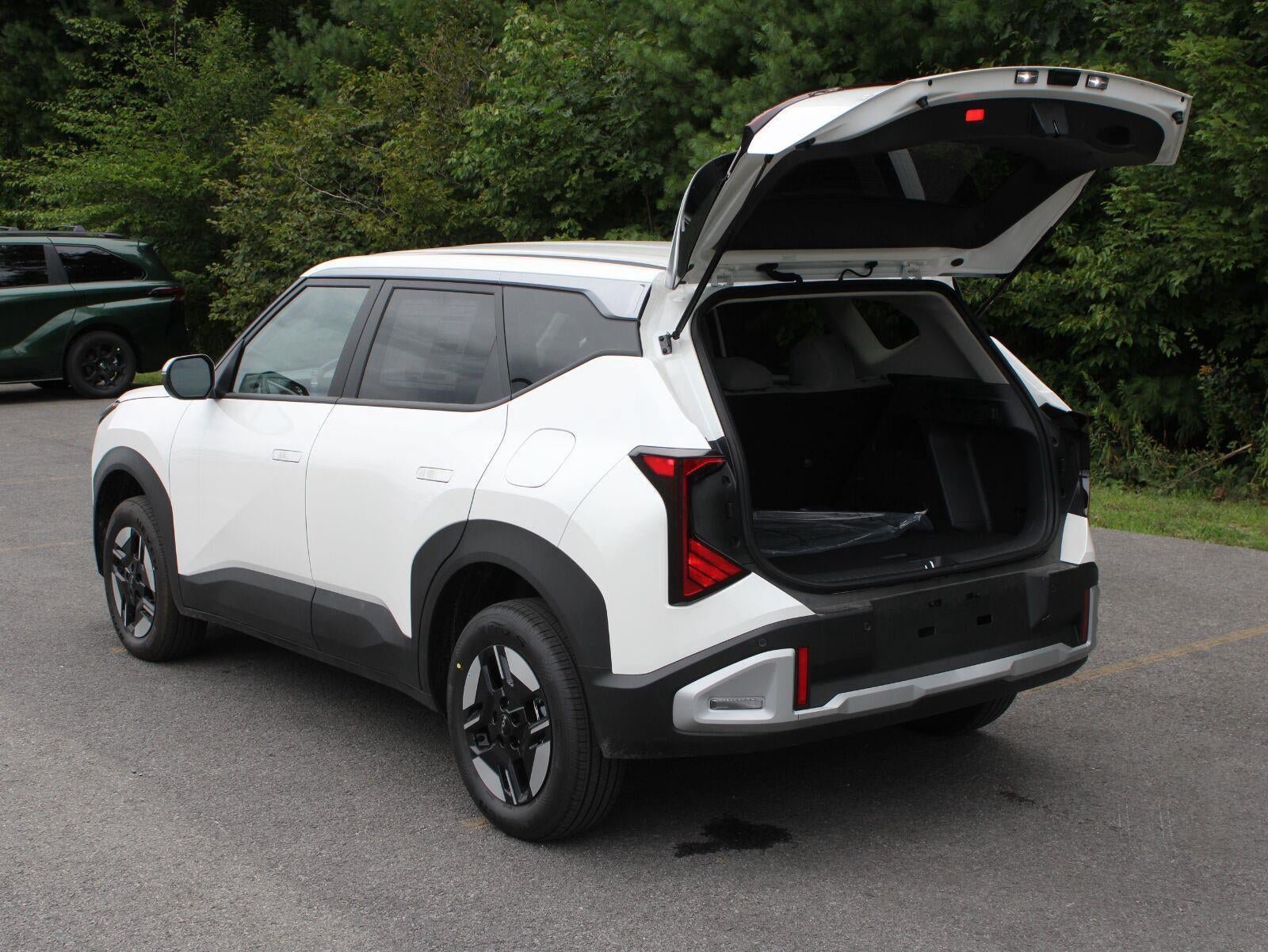 New 2027 Kia Seltos LX AWD/4WD image 7