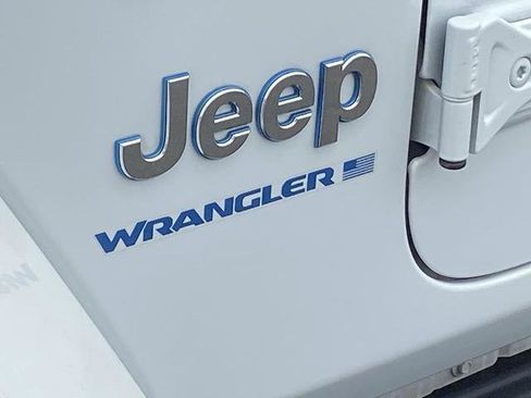 New 2023 Jeep Wrangler Unlimited Sahara w/ Cold Weather Group AWD/4WD image 27