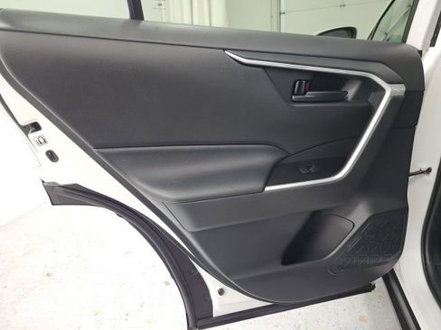 Certified 2020 Toyota RAV4 LE image 29