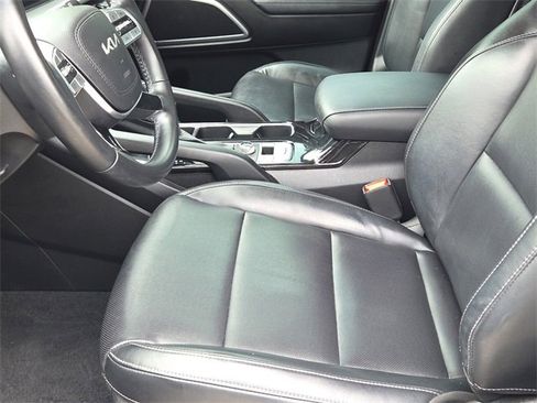 Used 2023 Kia Telluride S image 16