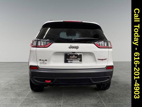 Used 2022 Jeep Cherokee Trailhawk image 23