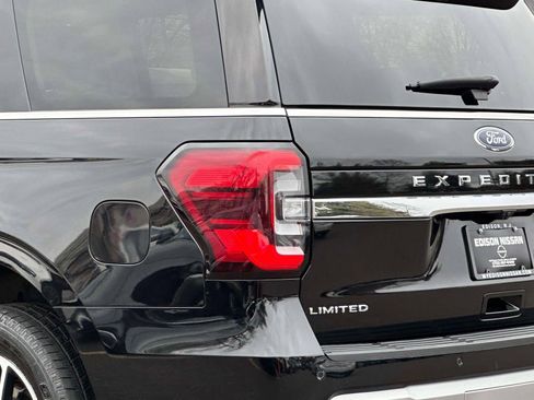 Used 2024 Ford Expedition Limited image 8