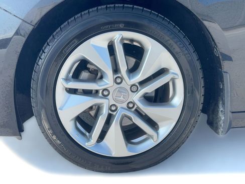 Used 2018 Honda Accord LX image 12