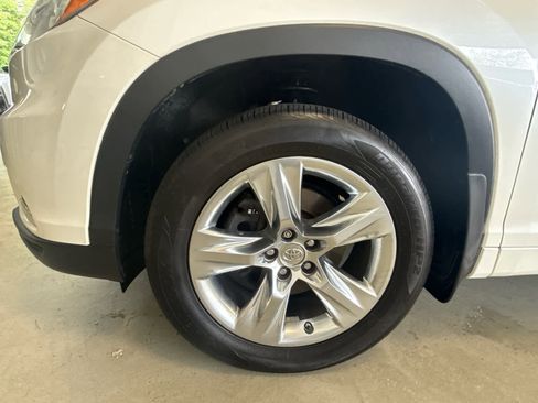 Used 2014 Toyota Highlander Limited AWD/4WD image 9
