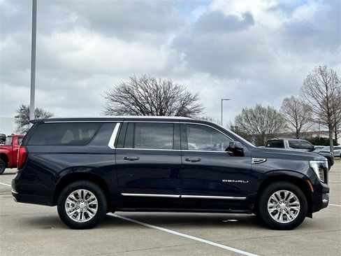 Used 2025 GMC Yukon XL Denali image 3
