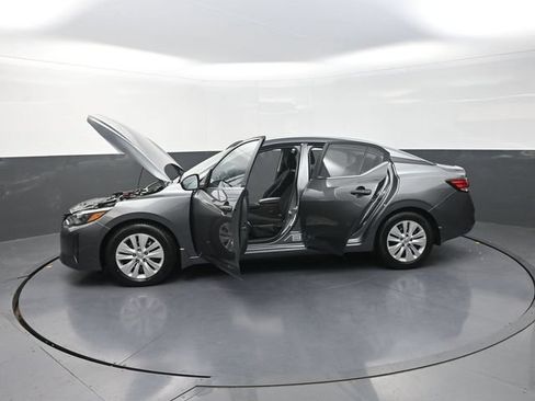 Used 2025 Nissan Sentra S FWD image 42