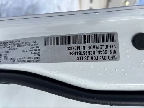 Used 2025 Jeep Compass Limited image 16