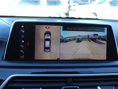 Used 2018 BMW 740i image 28