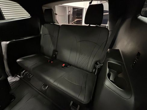 Used 2023 Buick Enclave Avenir w/ Avenir Technology Package image 8