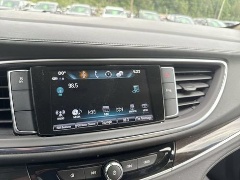 Used 2019 Buick Enclave Essence FWD image 14