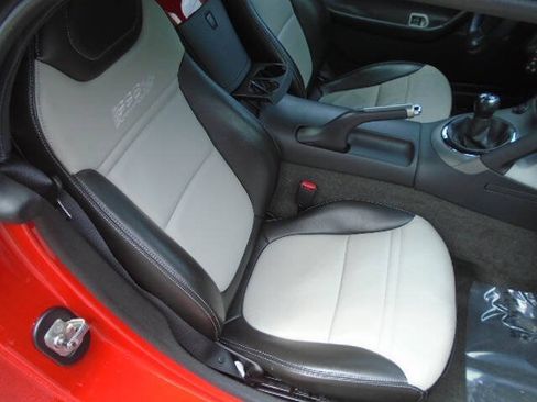 Used 2008 Pontiac Solstice Convertible w/ Premium Package RWD image 11