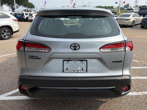 Used 2024 Toyota Corolla Cross S AWD/4WD image 4