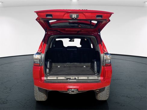 Used 2016 Toyota 4Runner SR5 image 14