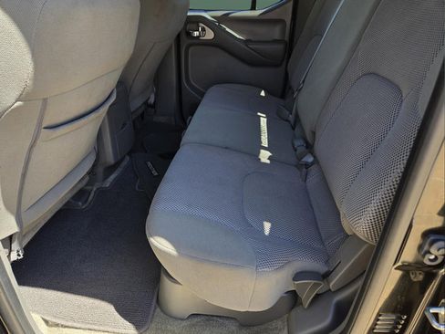 Used 2018 Nissan Frontier SV RWD image 24