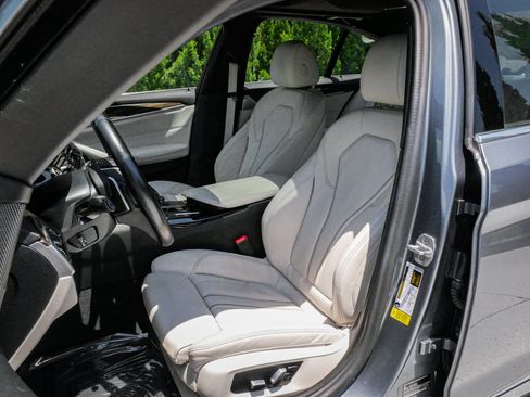 Used 2021 BMW 530i w/ Premium Package RWD image 16