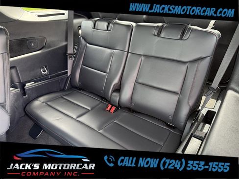 Used 2025 Ford Explorer ST-Line w/ ST-Line Street Pack AWD/4WD image 23