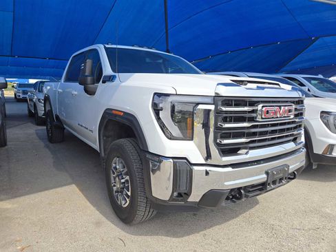 Certified 2025 GMC Sierra 2500 SLE w/ SLE Convenience Package image 2