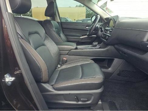 Used 2022 Nissan Pathfinder SL w/ SL Premium Package FWD image 7
