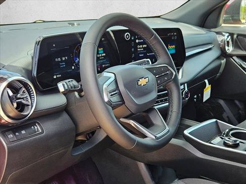 New 2027 Chevrolet Equinox LT FWD image 3