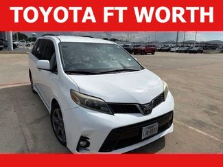 Used 2018 Toyota Sienna SE FWD video 1