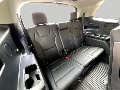 Used 2024 Kia Telluride LX FWD image 25