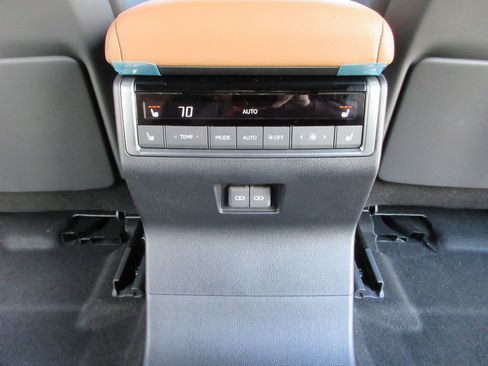 Used 2026 Lexus GX 550 w/ Accessory Package (2T) AWD/4WD image 25
