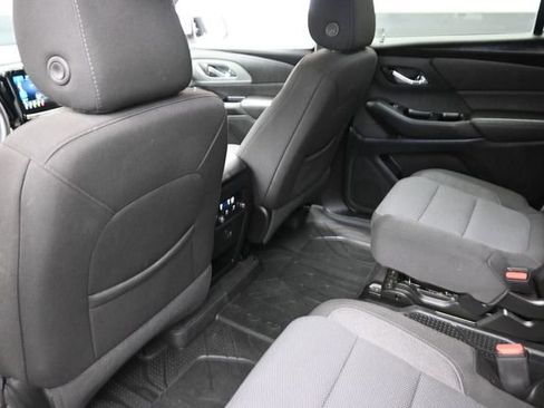 Used 2023 Chevrolet Traverse LT FWD image 24