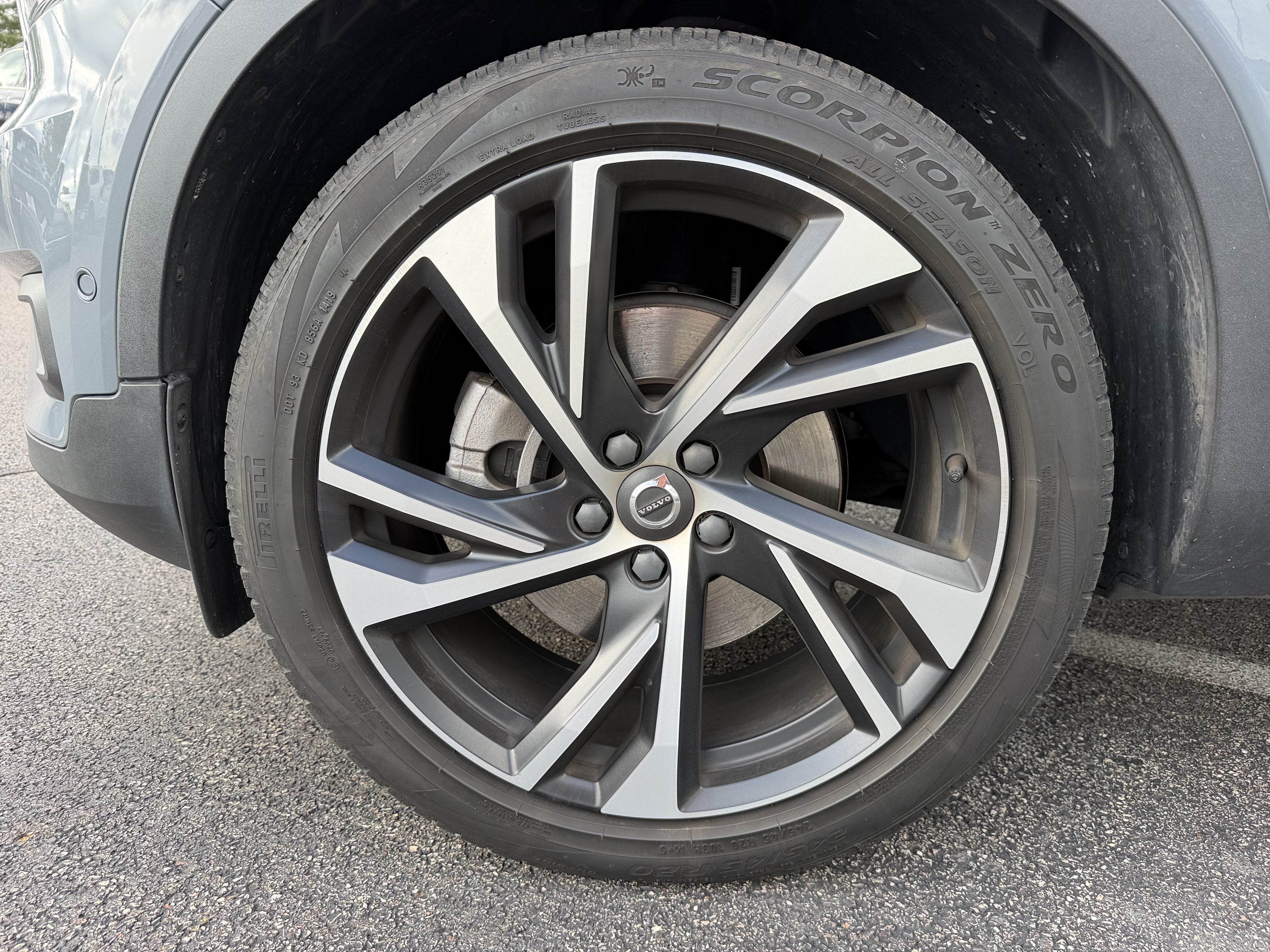 Used 2020 Volvo XC40 T5 R-Design AWD/4WD image 12