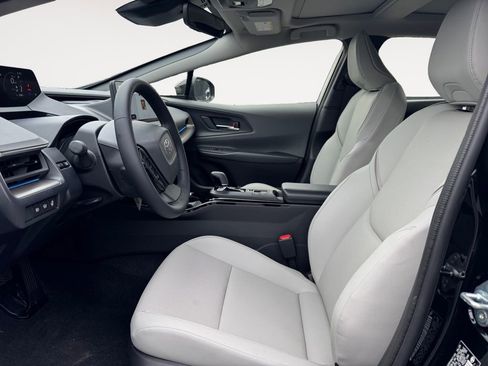 New 2025 Toyota Prius XLE image 9