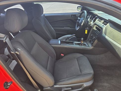 Used 2013 Ford Mustang Coupe RWD image 8
