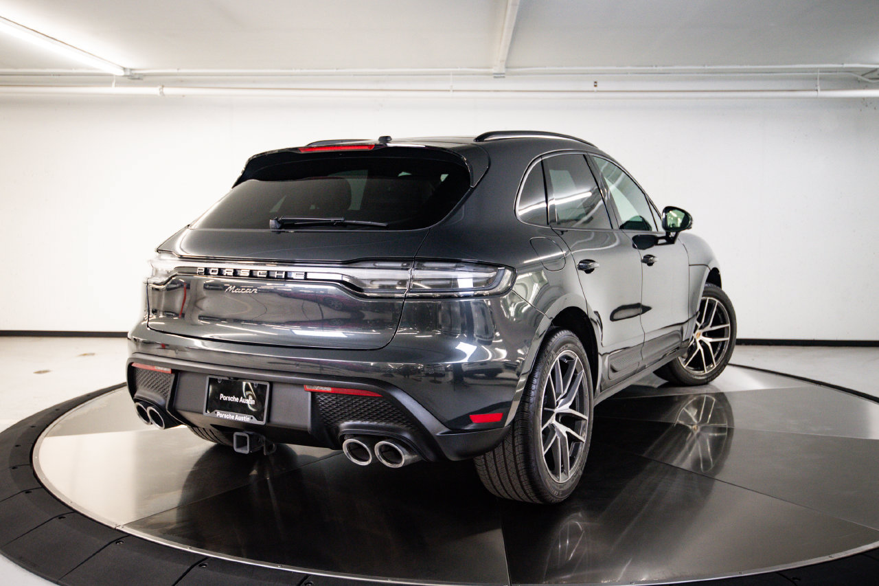 Certified 2024 Porsche Macan AWD/4WD image 7
